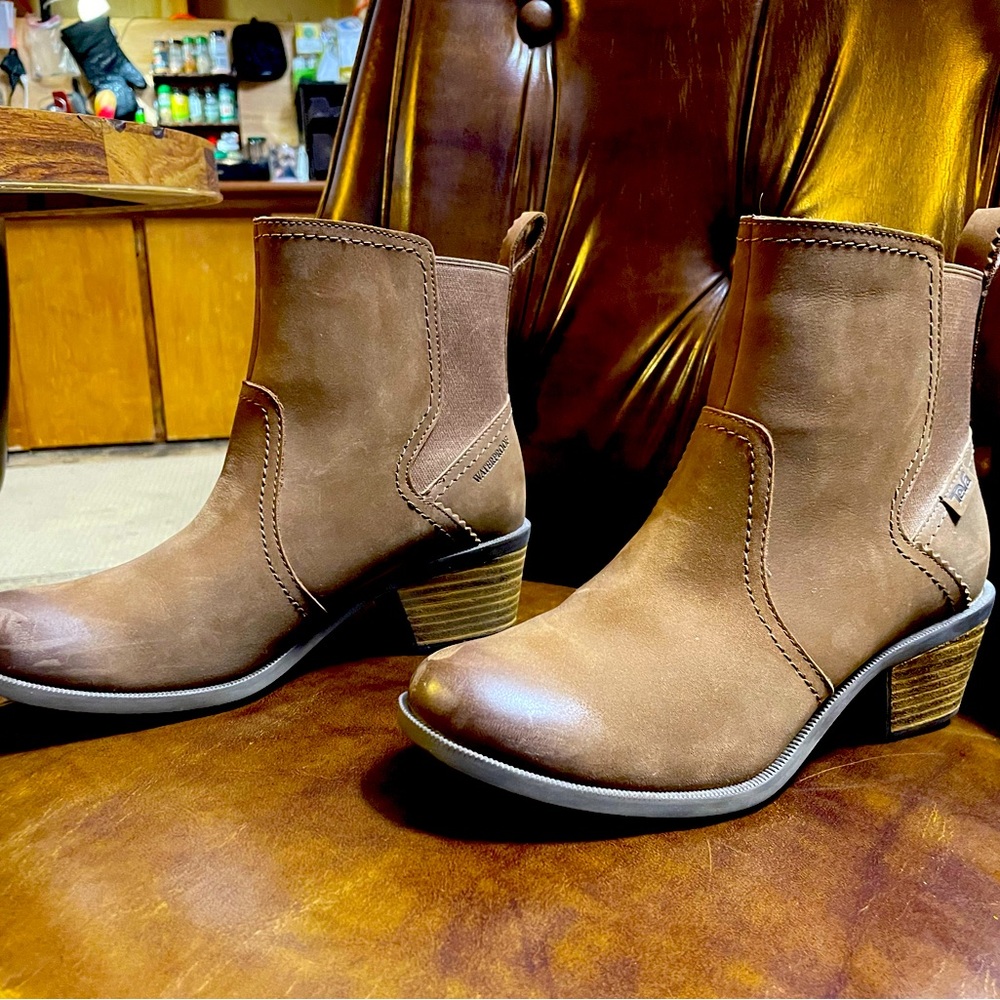 Womens Teva Anaya waterproof Chelsea boots size 7.5